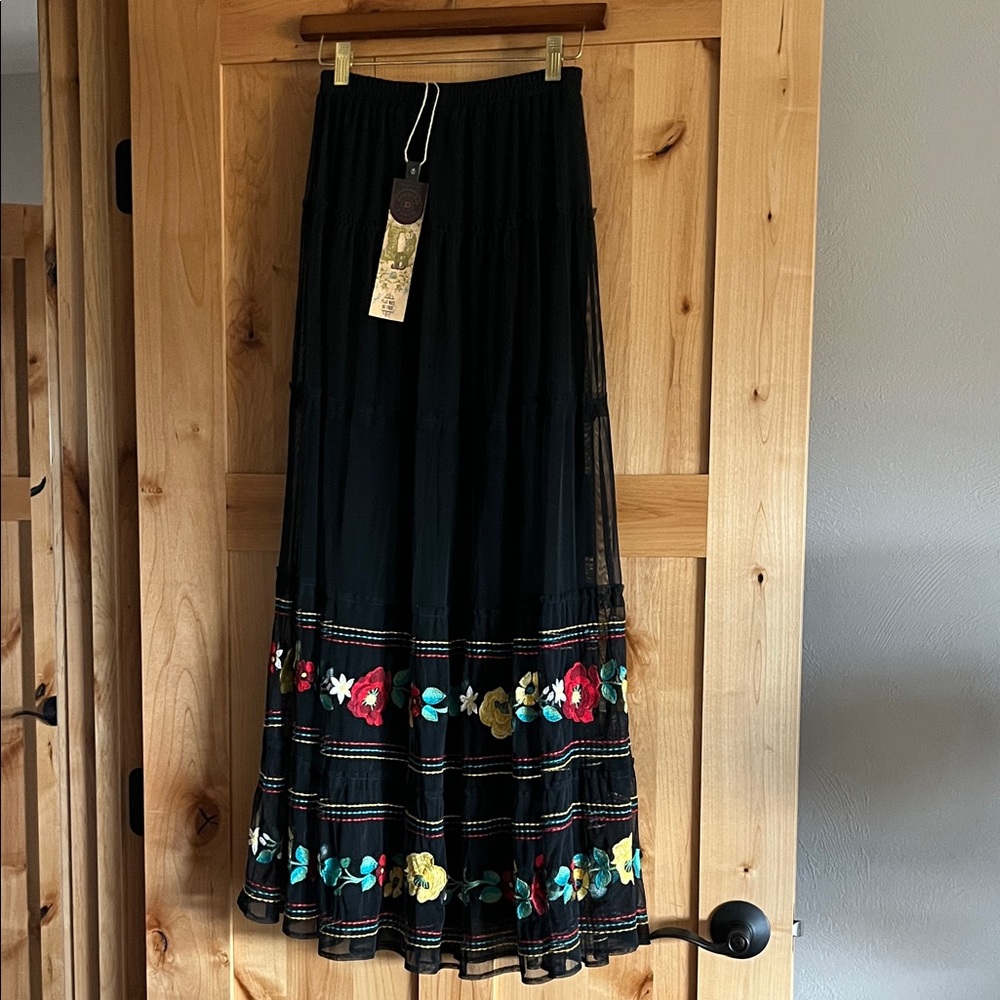 Double D Ranchwear long floral Embroidered Black Skirt size XS